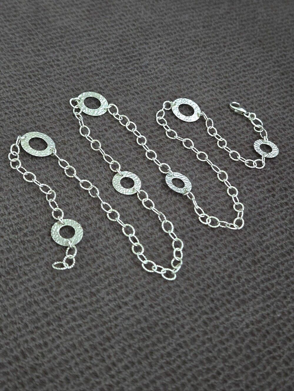 Silver🤍 Stationary Open Circles⭕️ Necklace - NWOT - Picture 9 of 15